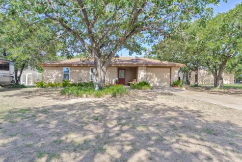 1801 Country Club Road Bowie TX 76230