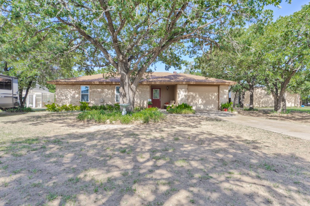 1801 Country Club Road Bowie TX 76230