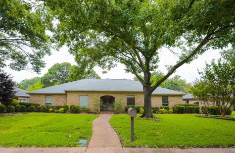 4112 High Summit Drive Dallas TX 75244