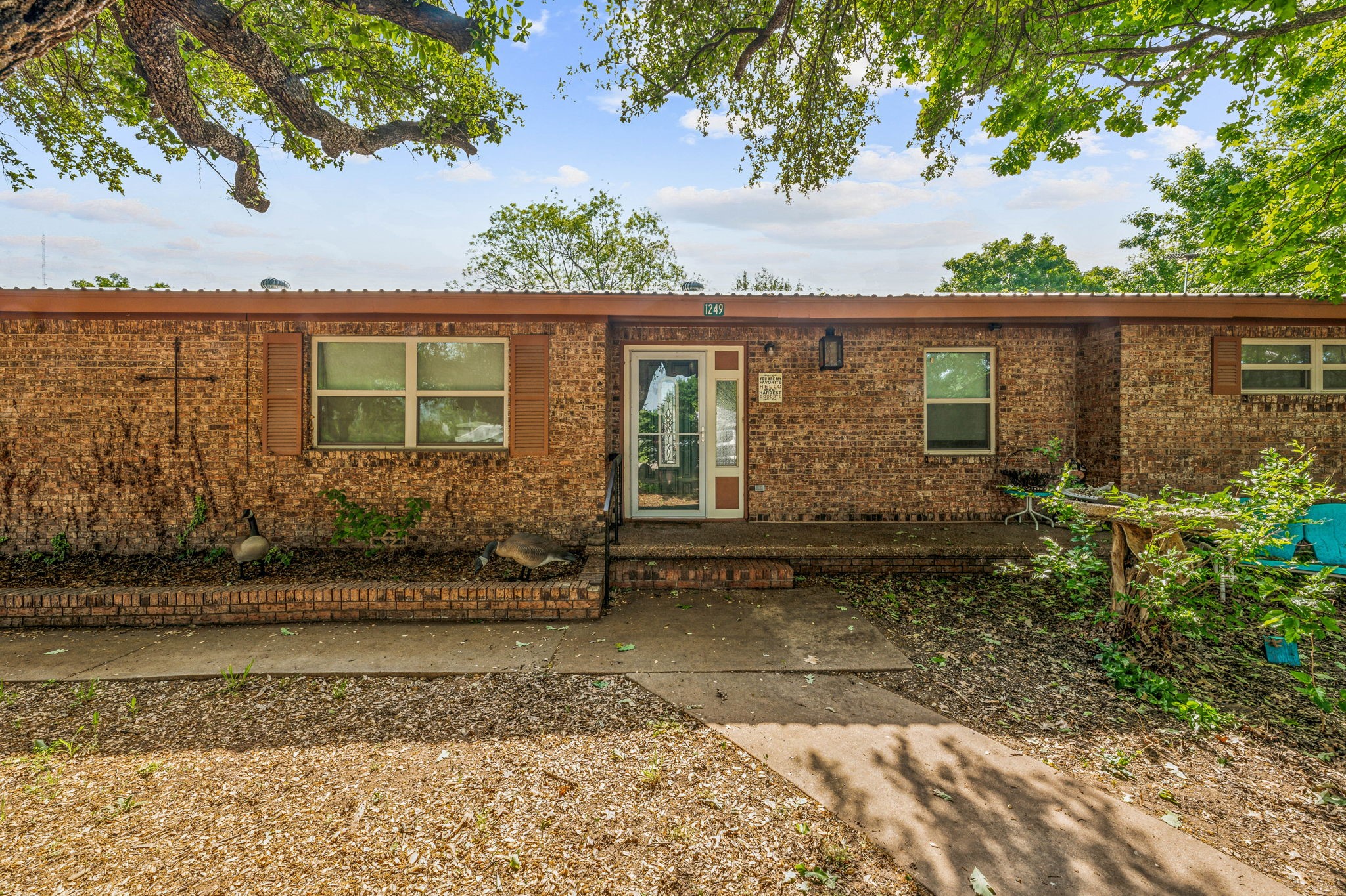 1249 N Travis Street De Leon TX 76444