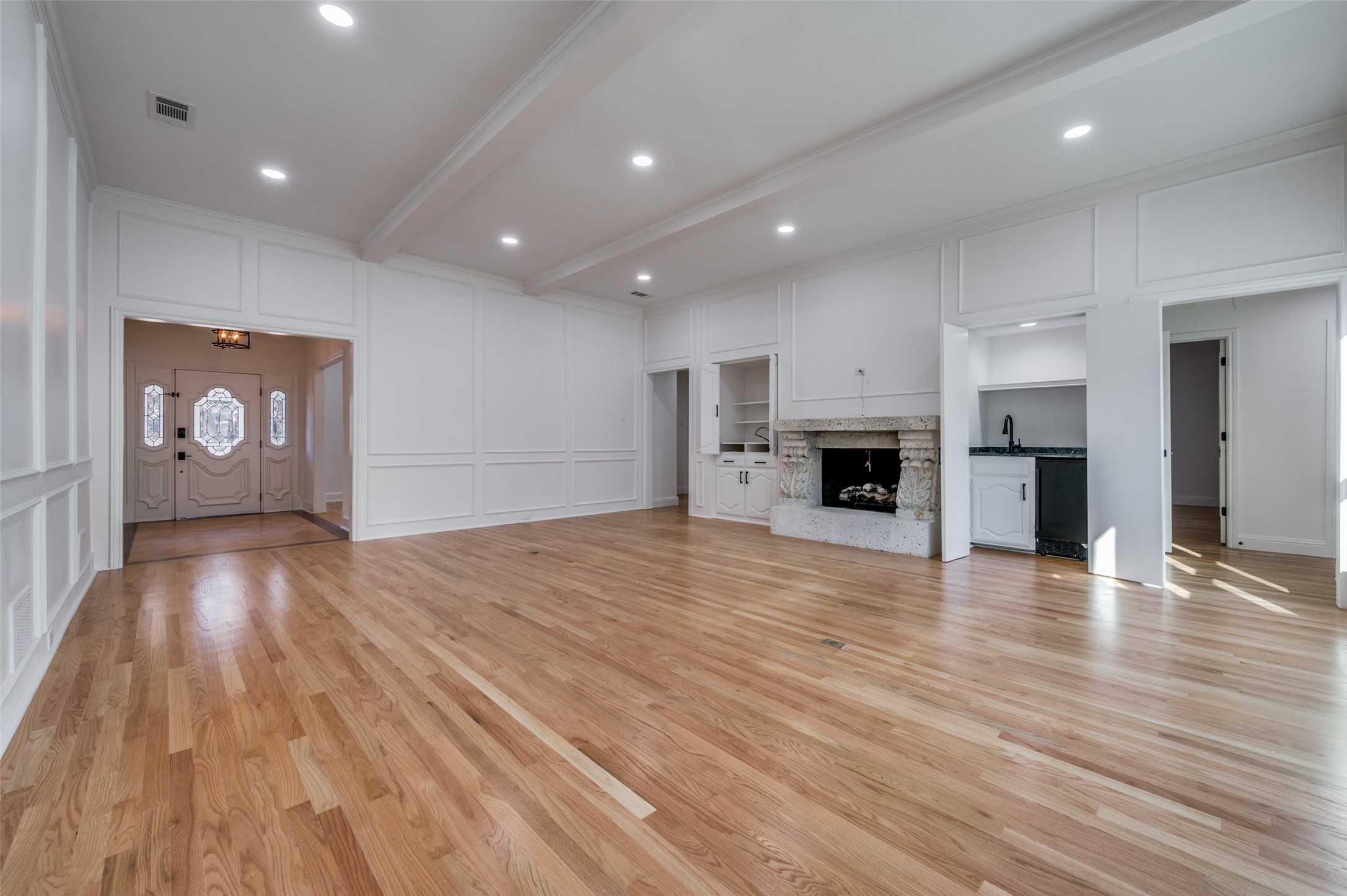 7018 Deloache Dallas TX 75225