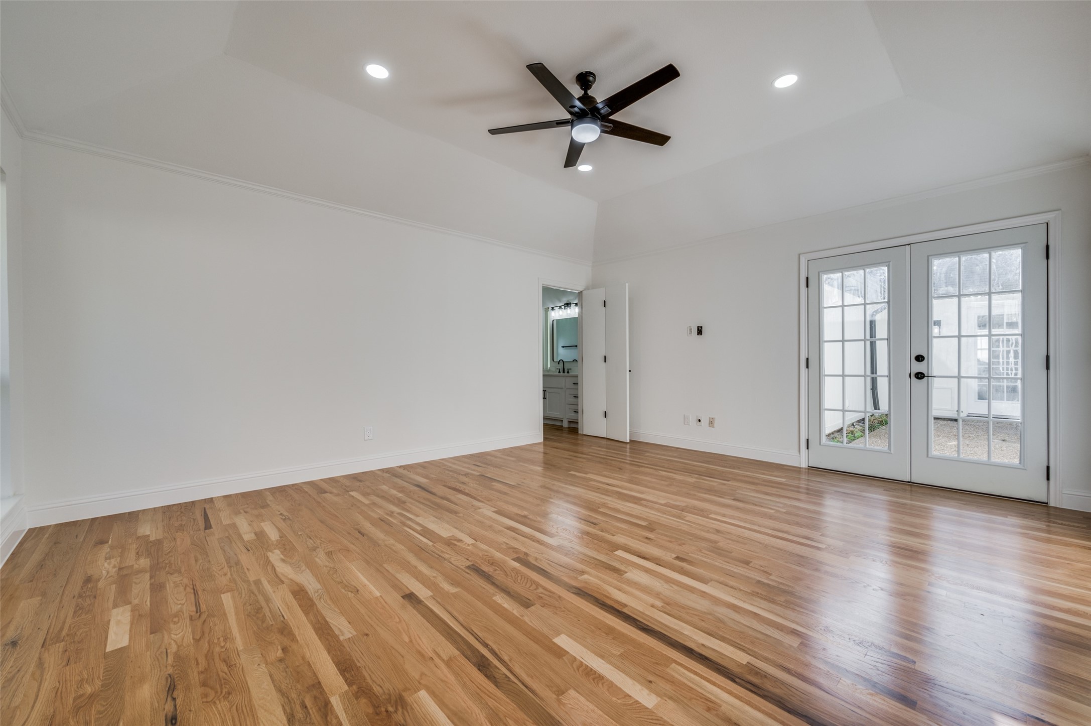 7018 Deloache Dallas TX 75225