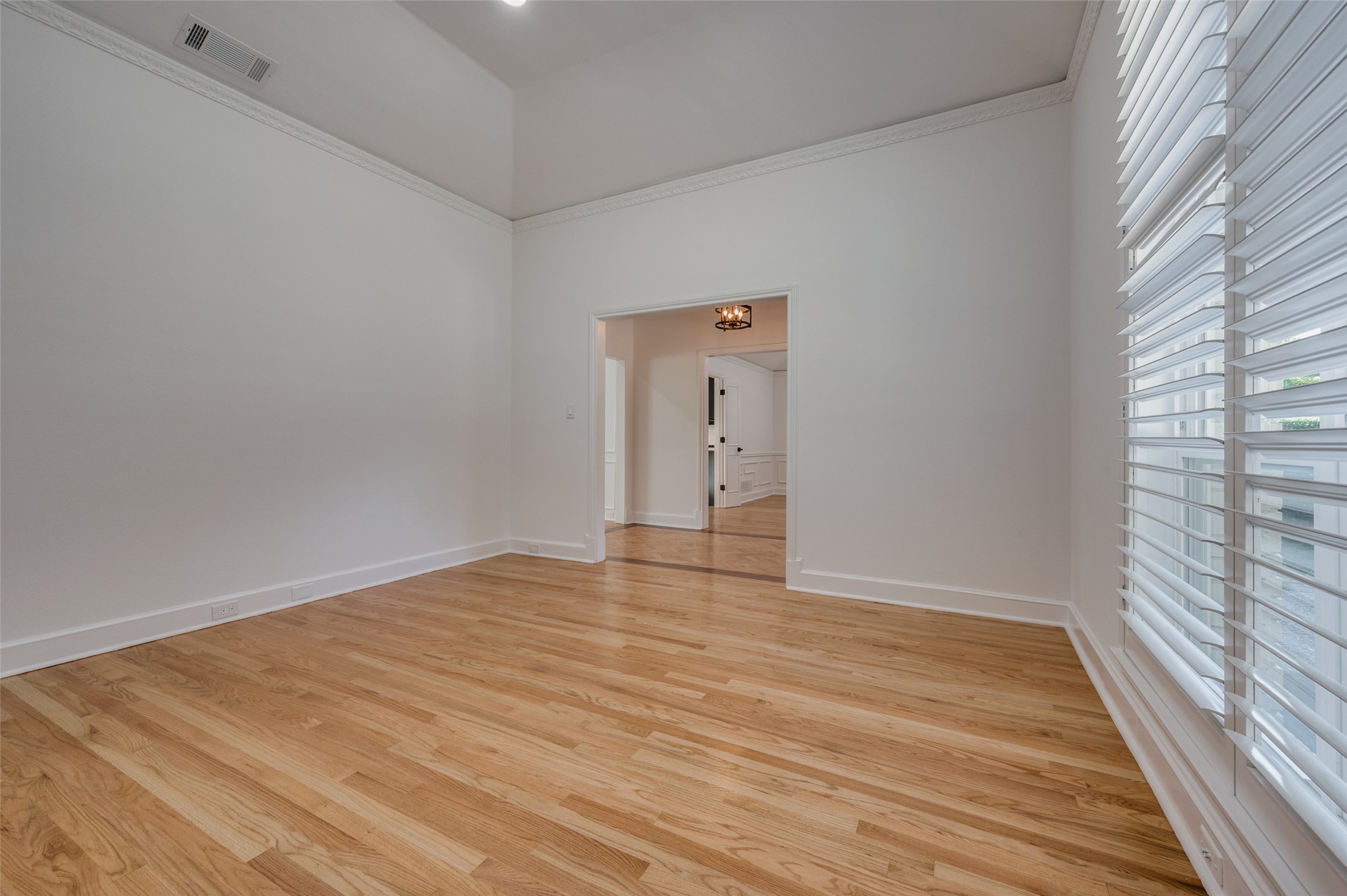 7018 Deloache Dallas TX 75225
