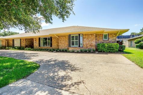 3200 Overton Park Drive W Fort Worth TX 76109