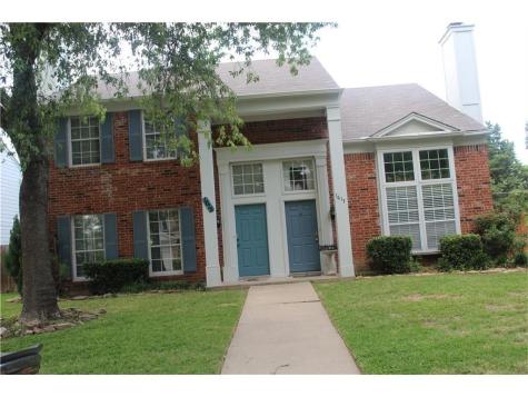 1615 Maybrook Court Arlington TX 76014