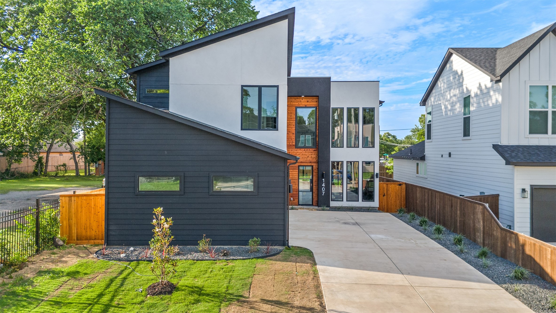 1407 Pueblo Street Dallas TX 75212