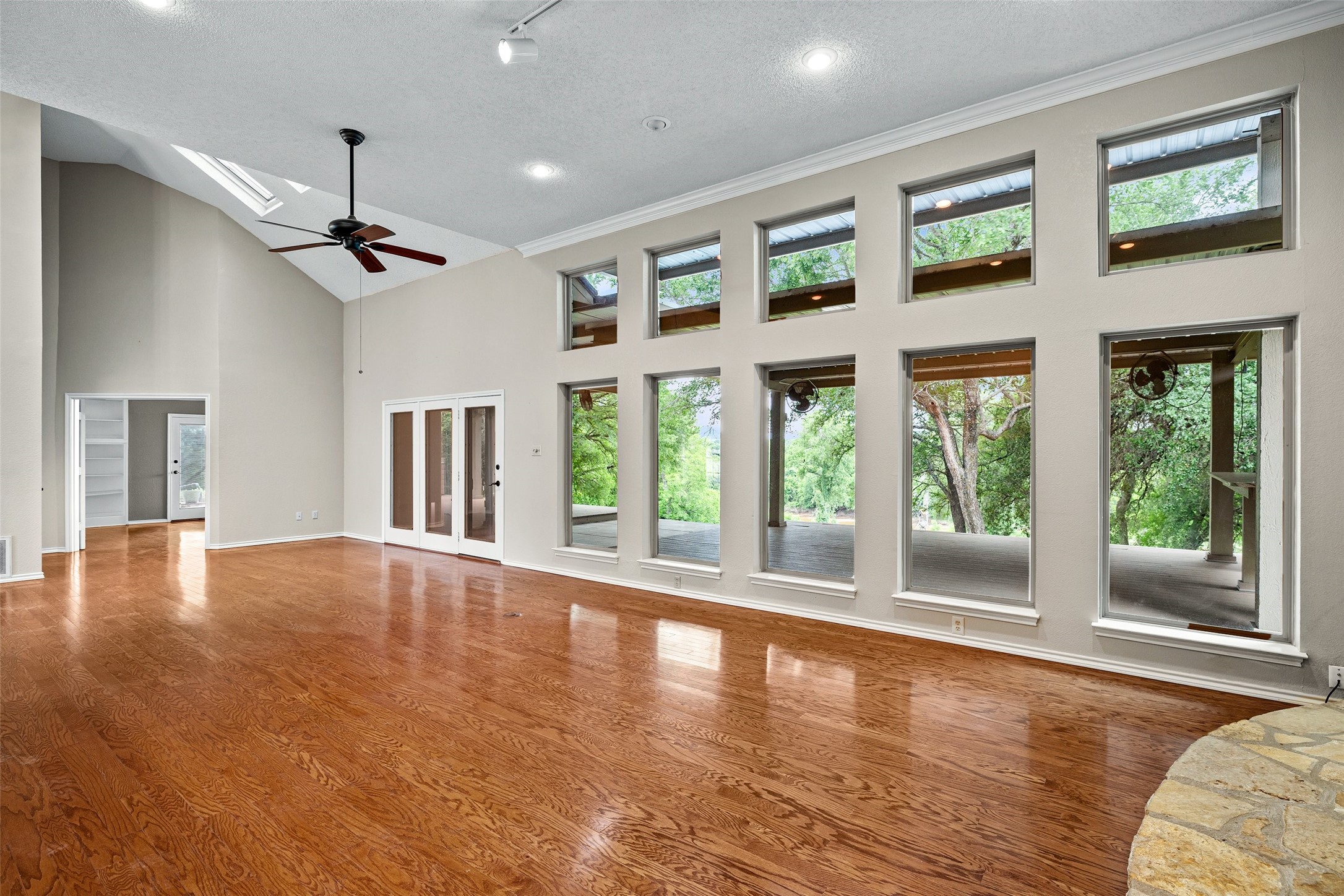 10100 Ravenswood Road Granbury TX 76049