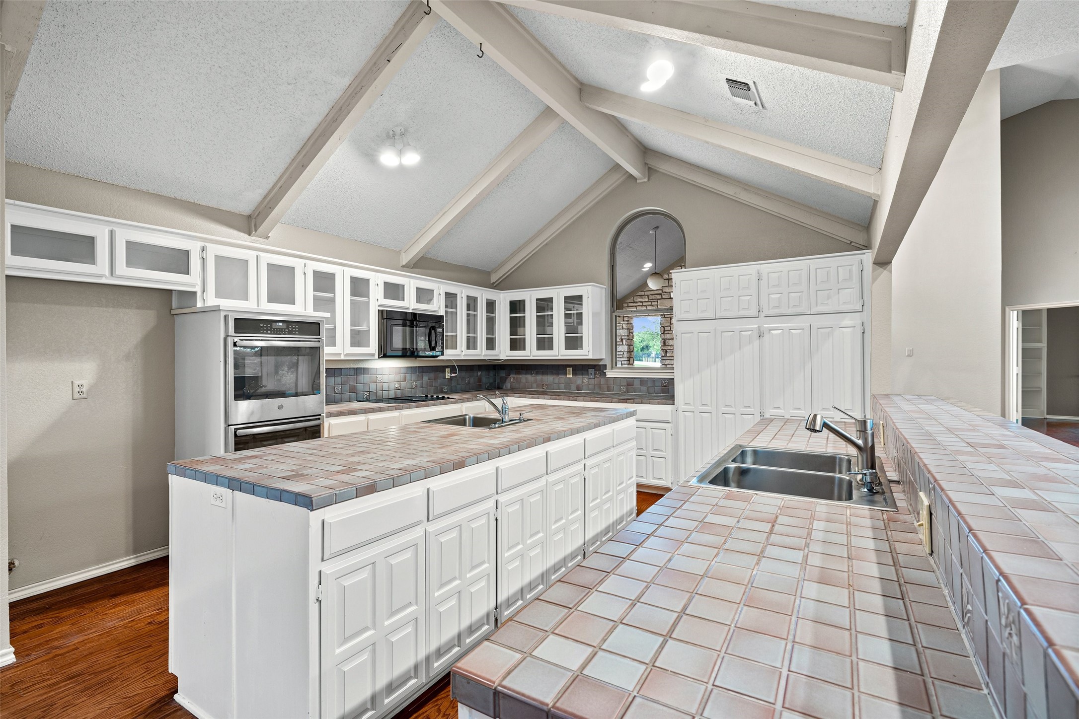 10100 Ravenswood Road Granbury TX 76049