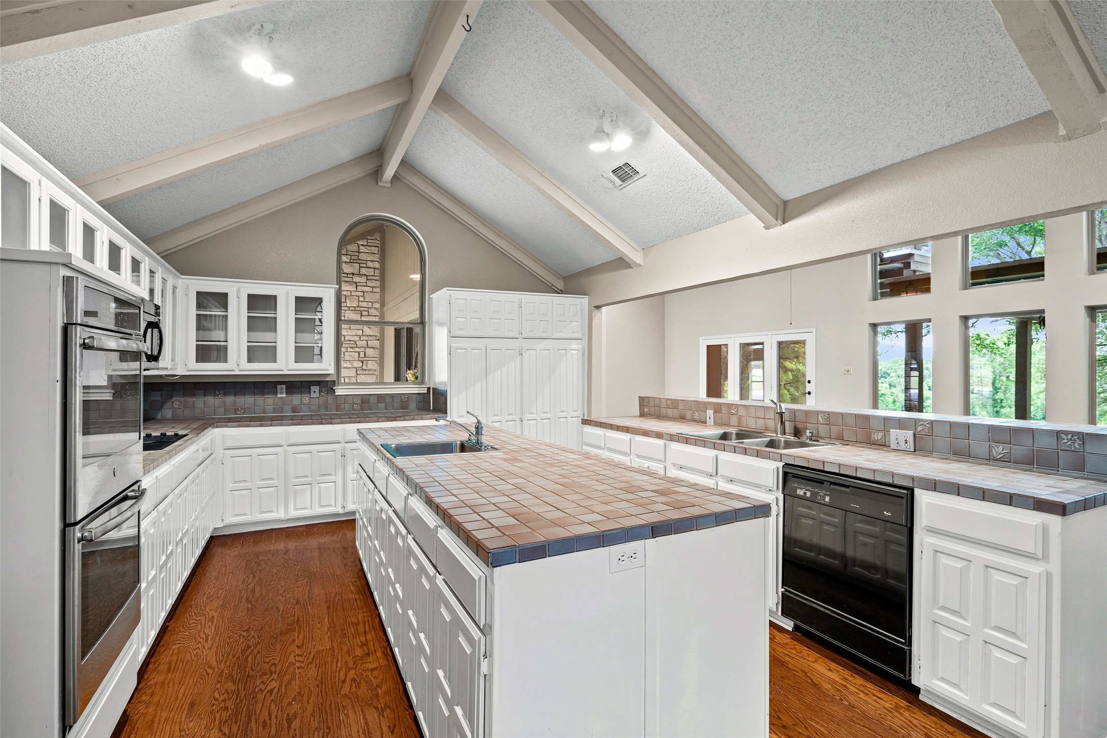 10100 Ravenswood Road Granbury TX 76049