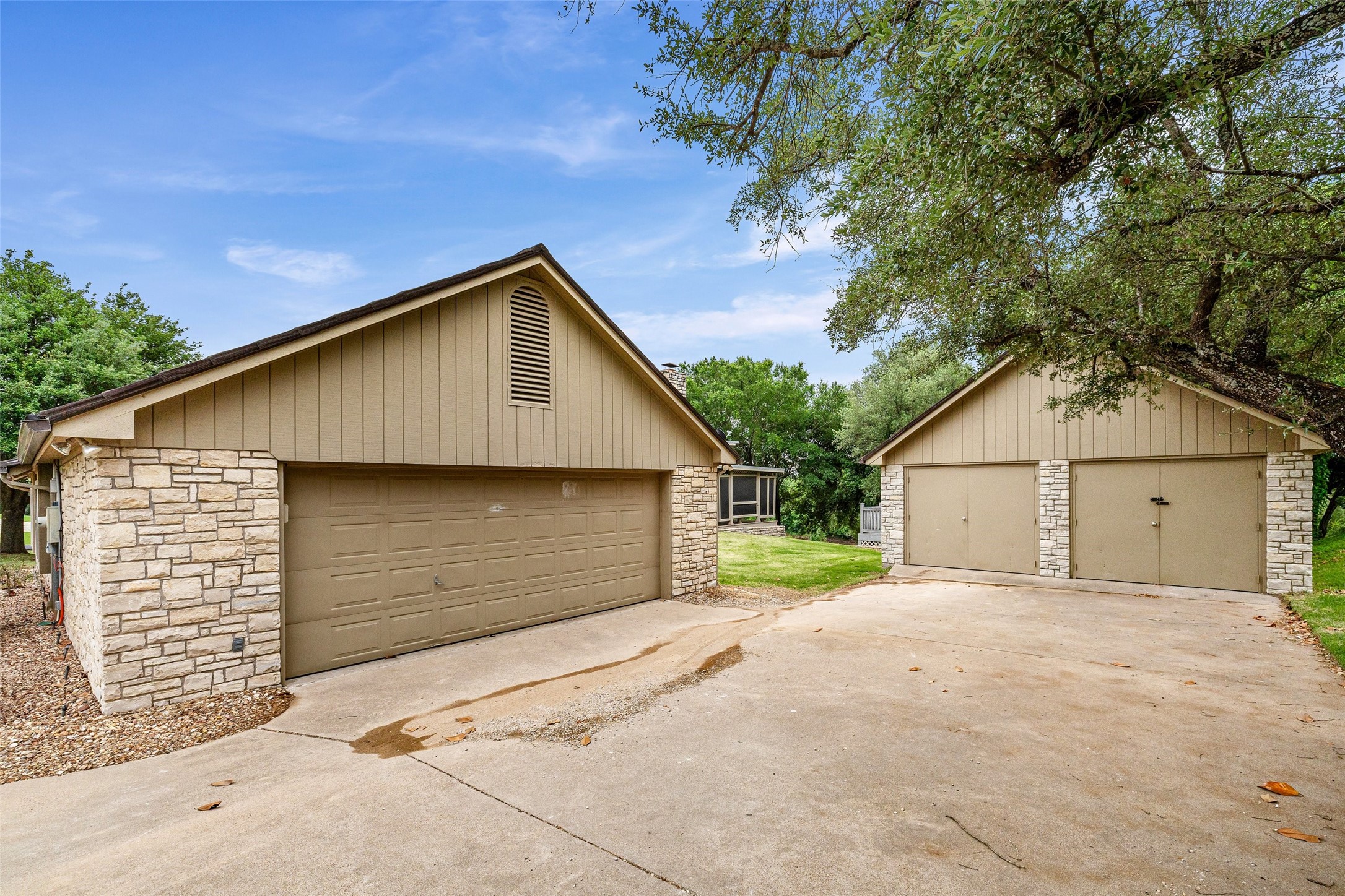 10100 Ravenswood Road Granbury TX 76049