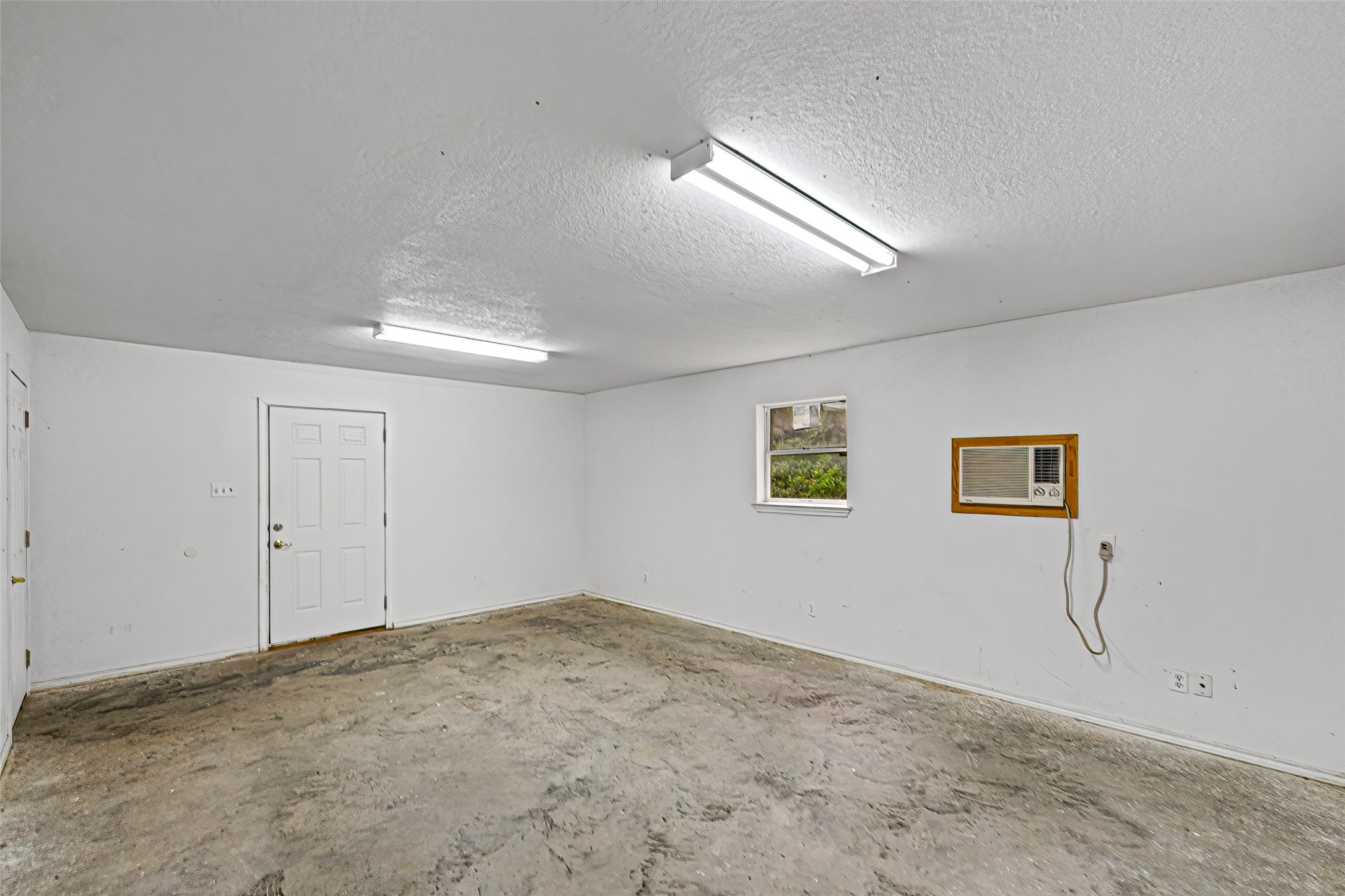 10100 Ravenswood Road Granbury TX 76049