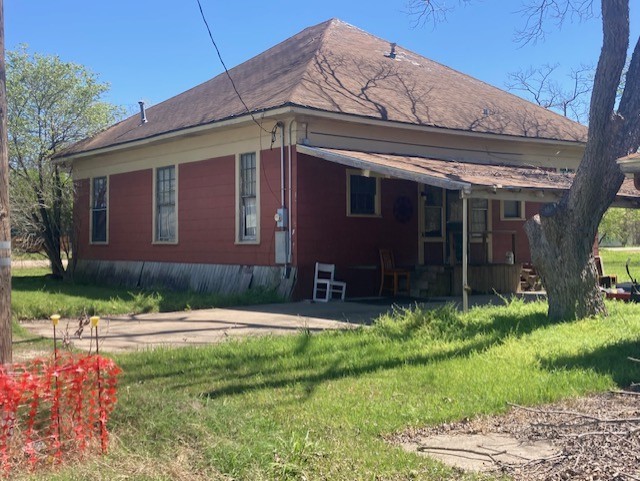 302 S Pearl Street Mart TX 76664