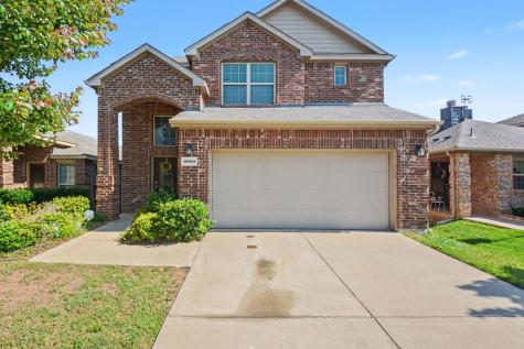 8909 Tenderfoot Lane Aubrey TX 76227