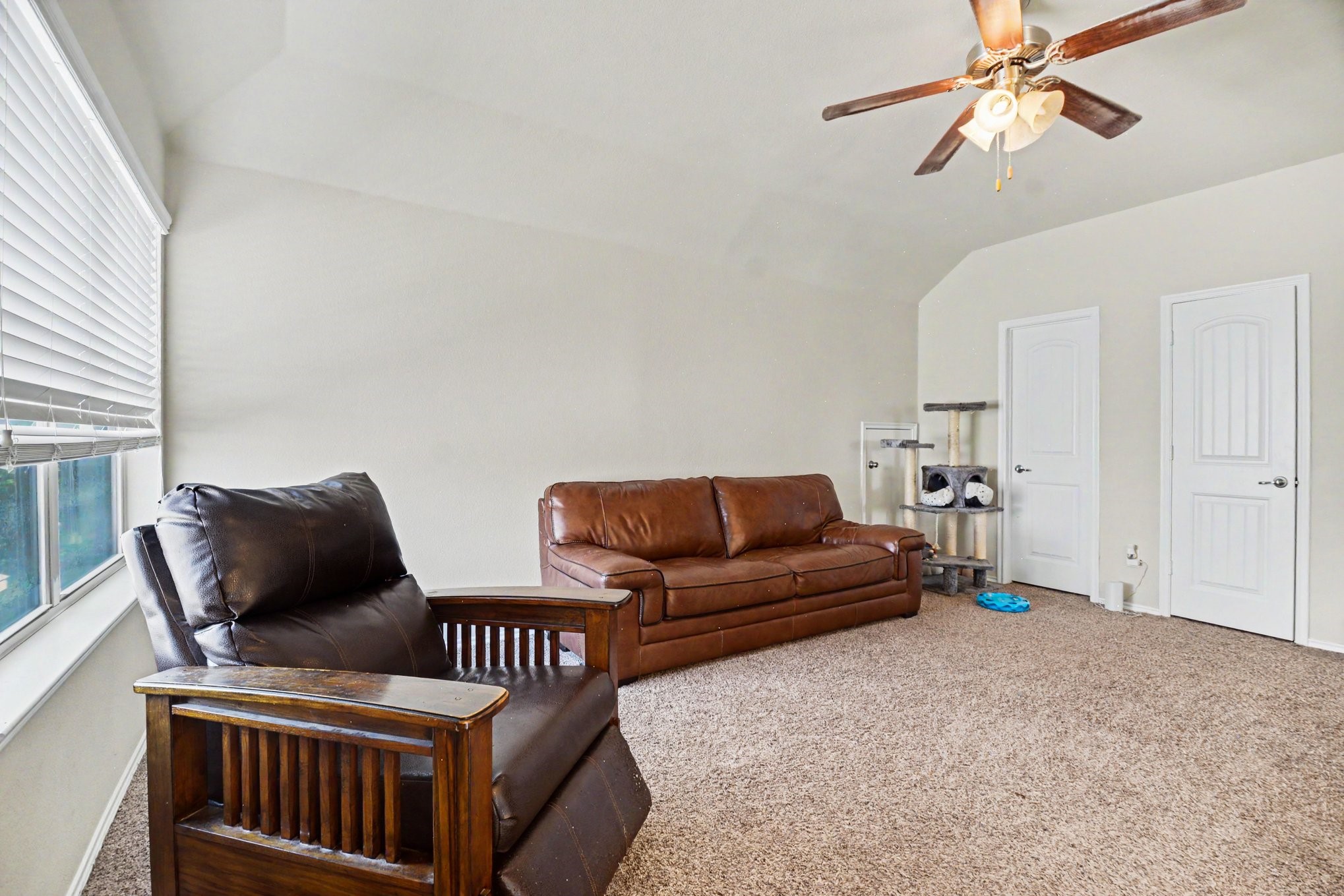8909 Tenderfoot Lane Aubrey TX 76227