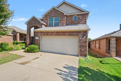 8909 Tenderfoot Lane Aubrey TX 76227