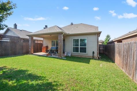 8909 Tenderfoot Lane Aubrey TX 76227