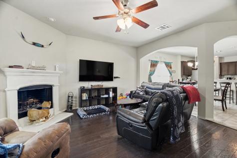 8909 Tenderfoot Lane Aubrey TX 76227