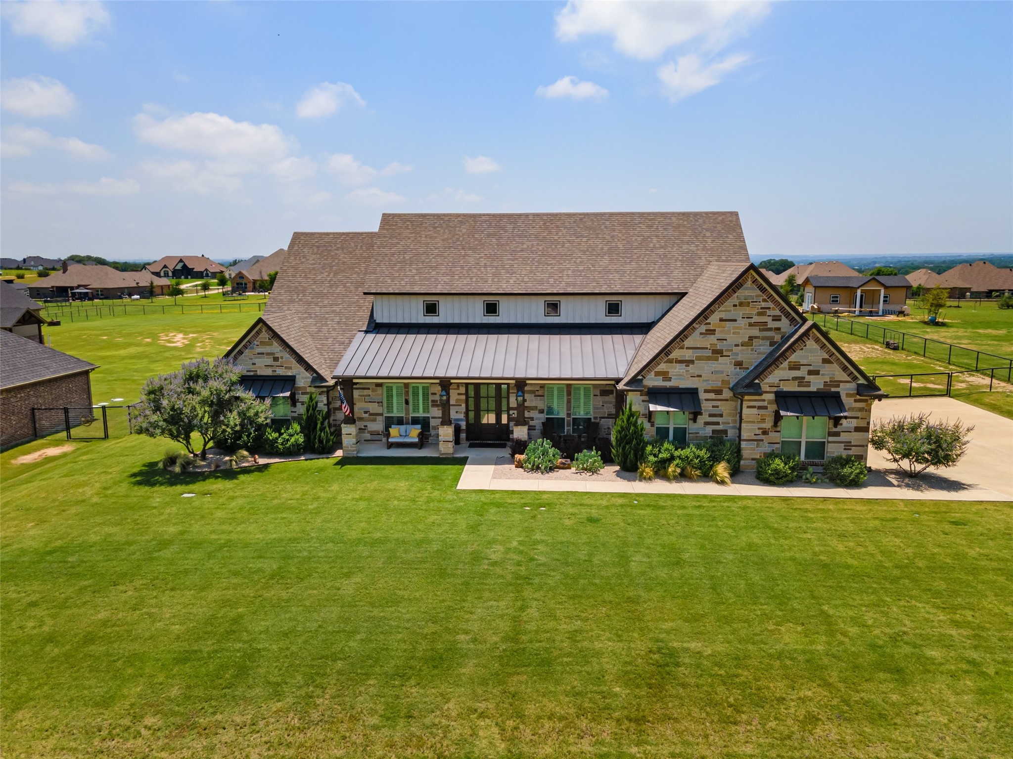 321 Kenyon Court Granbury TX 76049