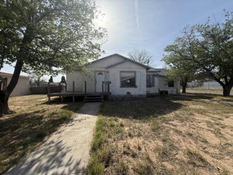 601 S Franklin Avenue Monahans TX 79756