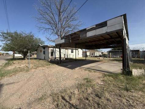 601 S Franklin Avenue Monahans TX 79756