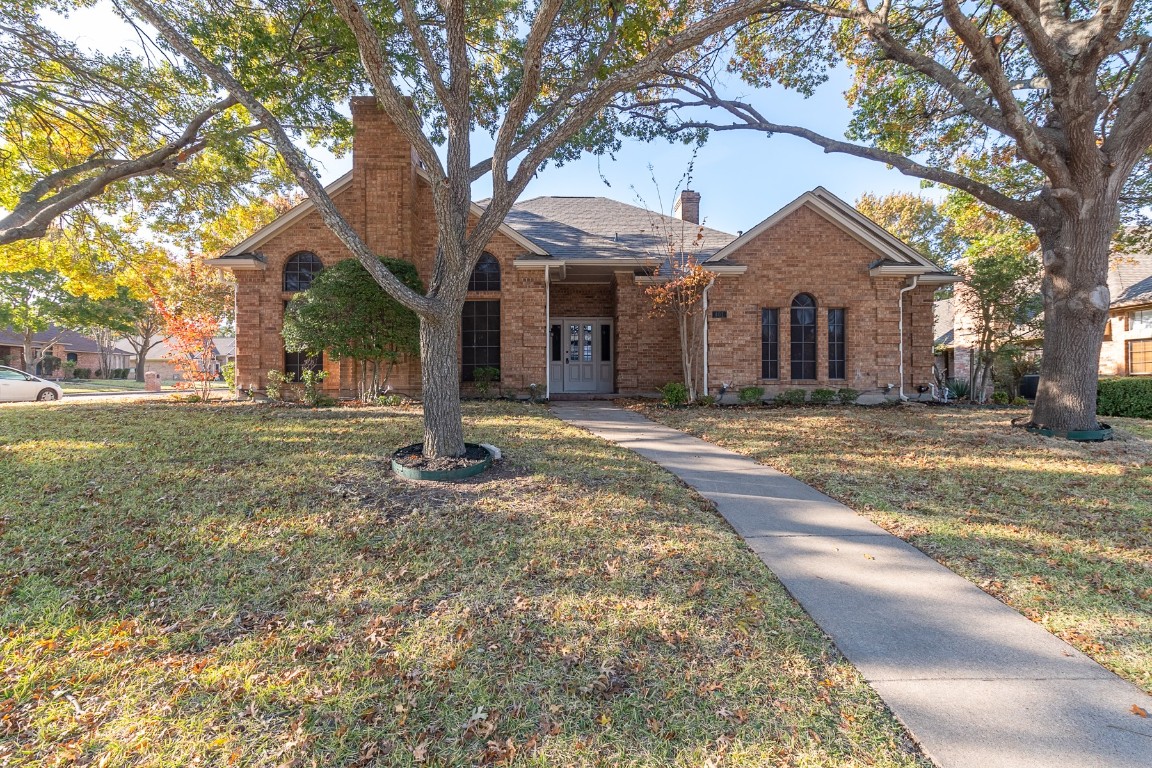401 Deer Creek Drive Desoto TX 75115