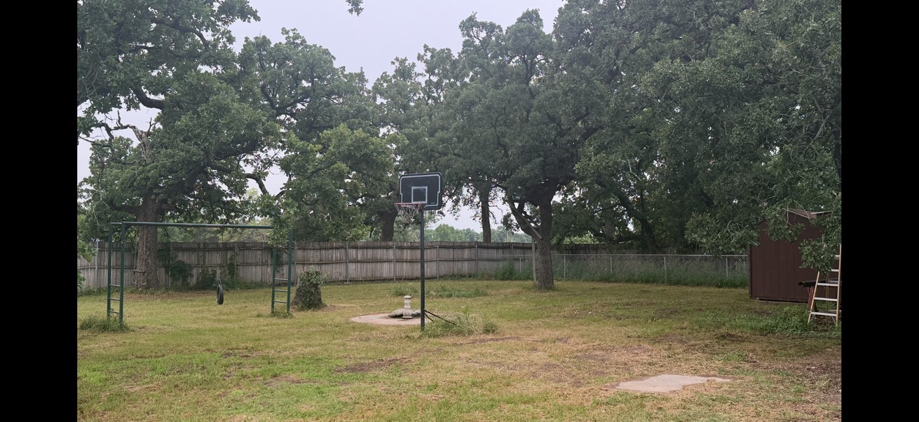 703 W Sherman Street Chico TX 76431
