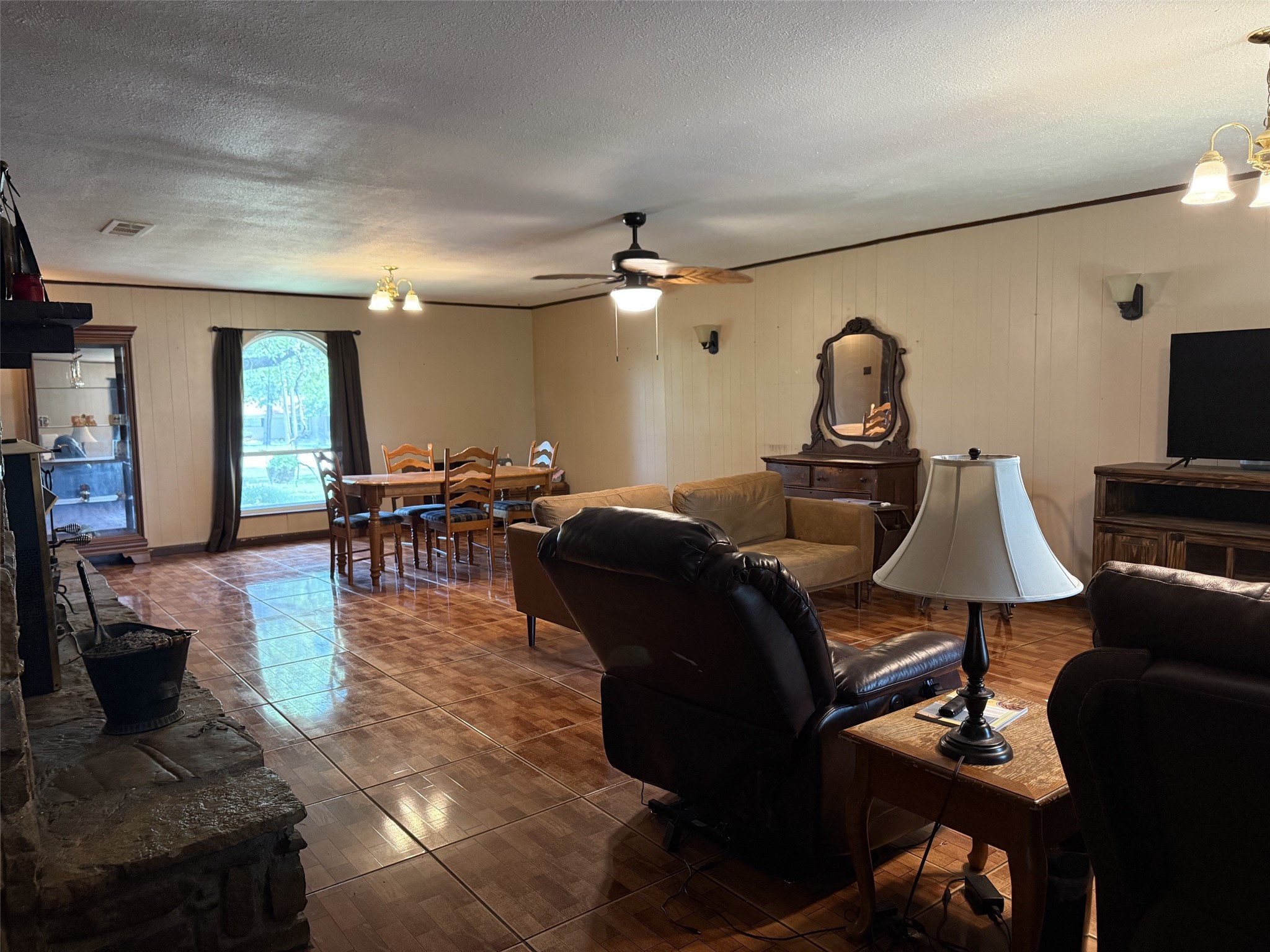 703 W Sherman Street Chico TX 76431