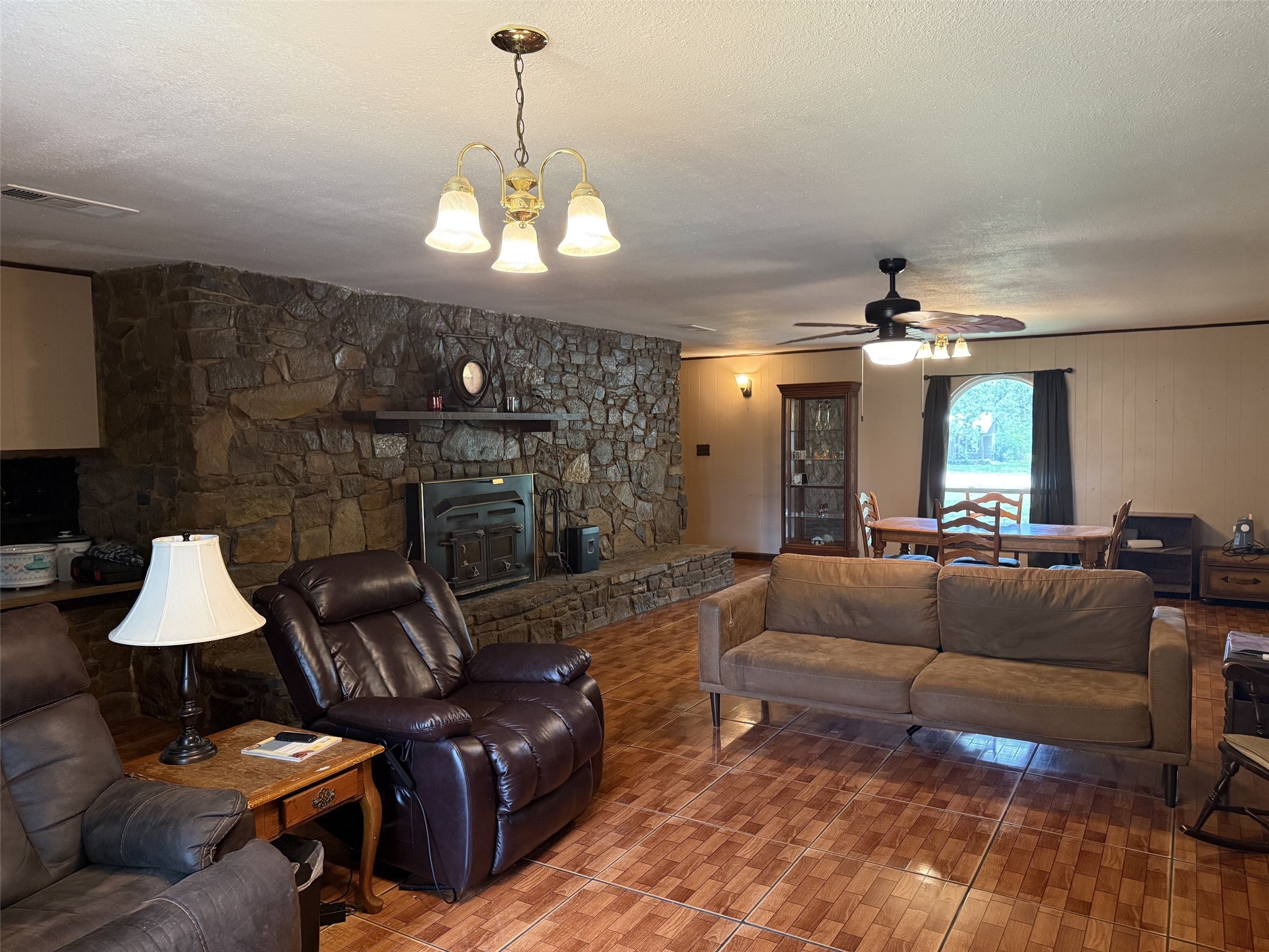 703 W Sherman Street Chico TX 76431