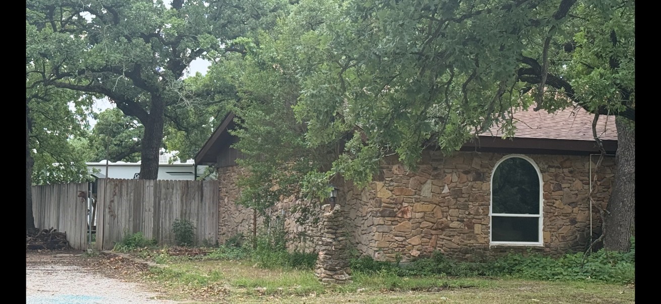 703 W Sherman Street Chico TX 76431
