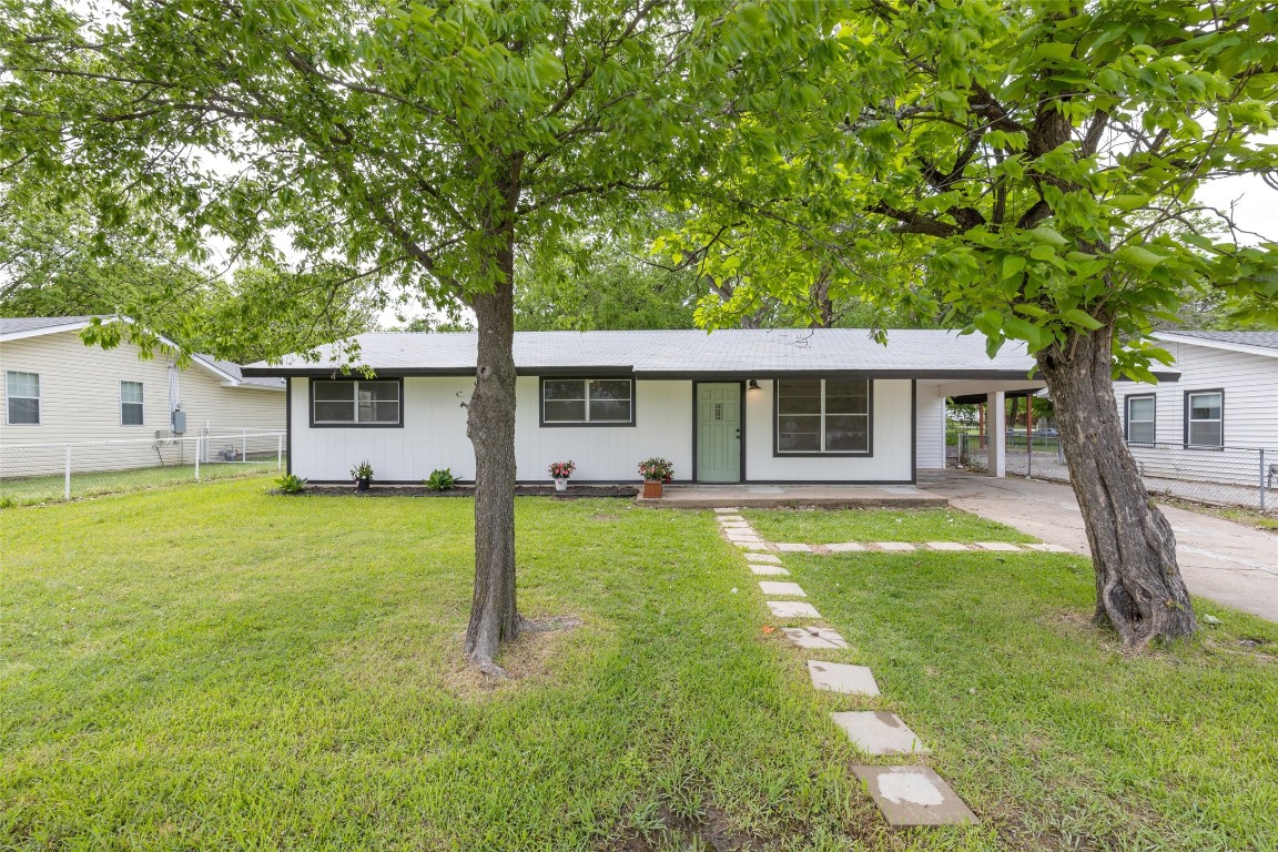 523 N Denton Avenue Justin TX 76247