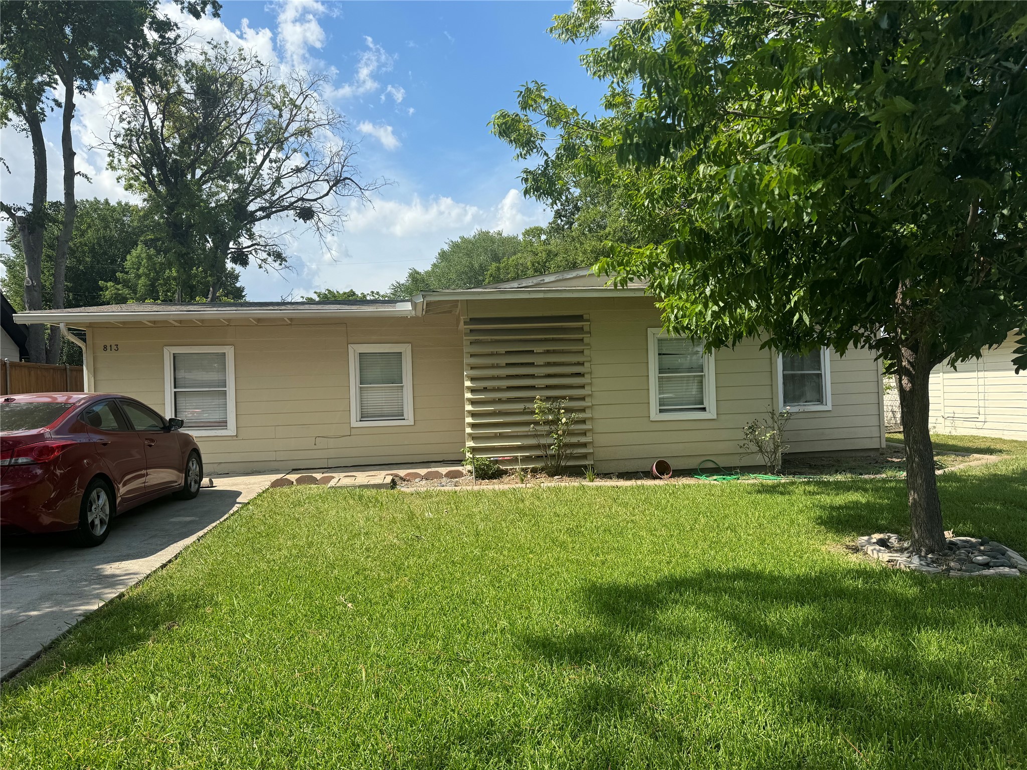813 Travis Street Garland TX 75040