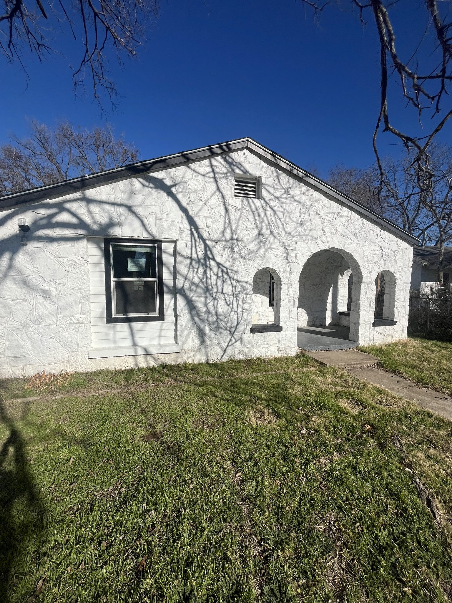 108 N Ash Street Springtown TX 76082