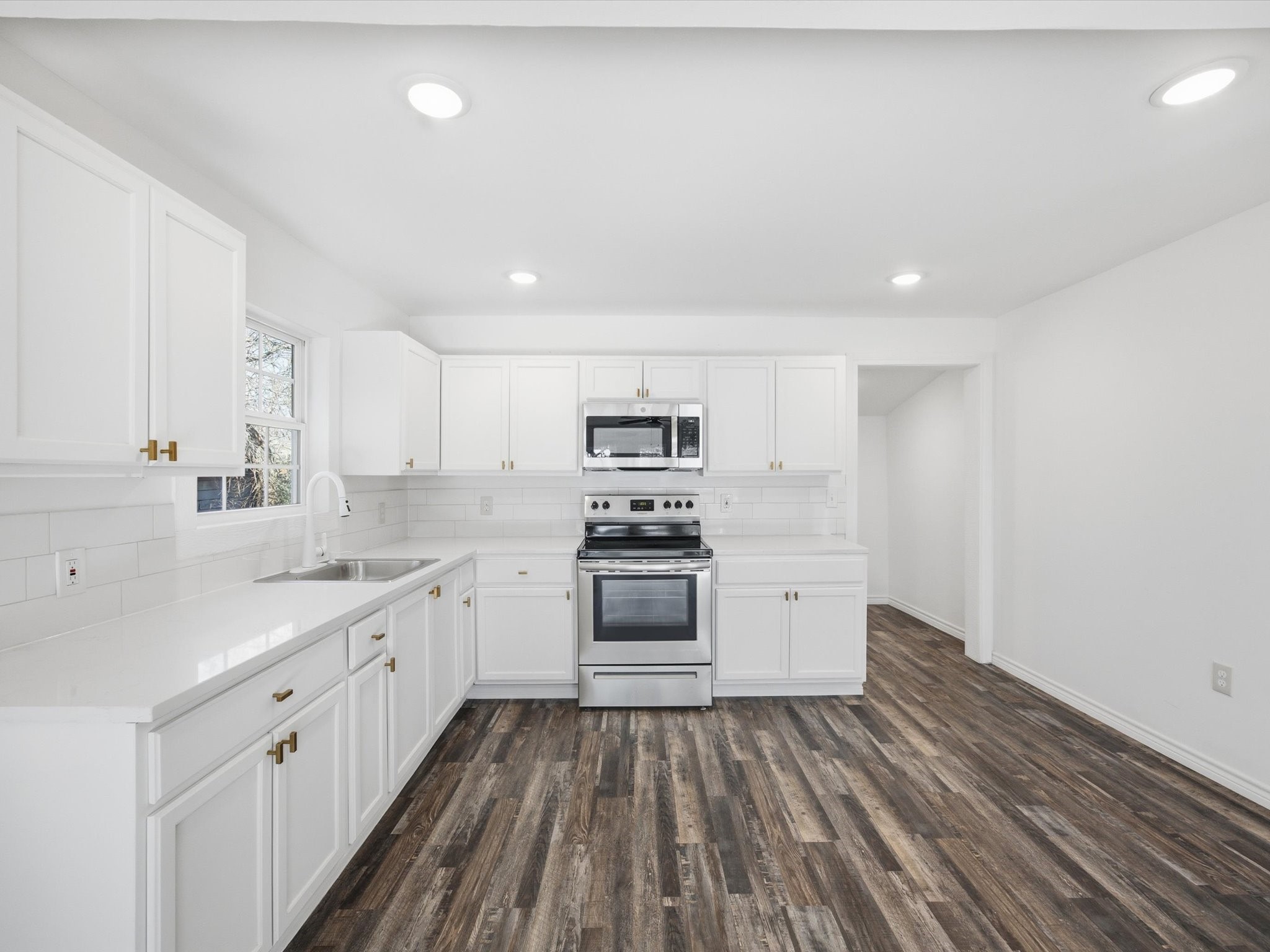 807 Adkins Street Bowie TX 76230