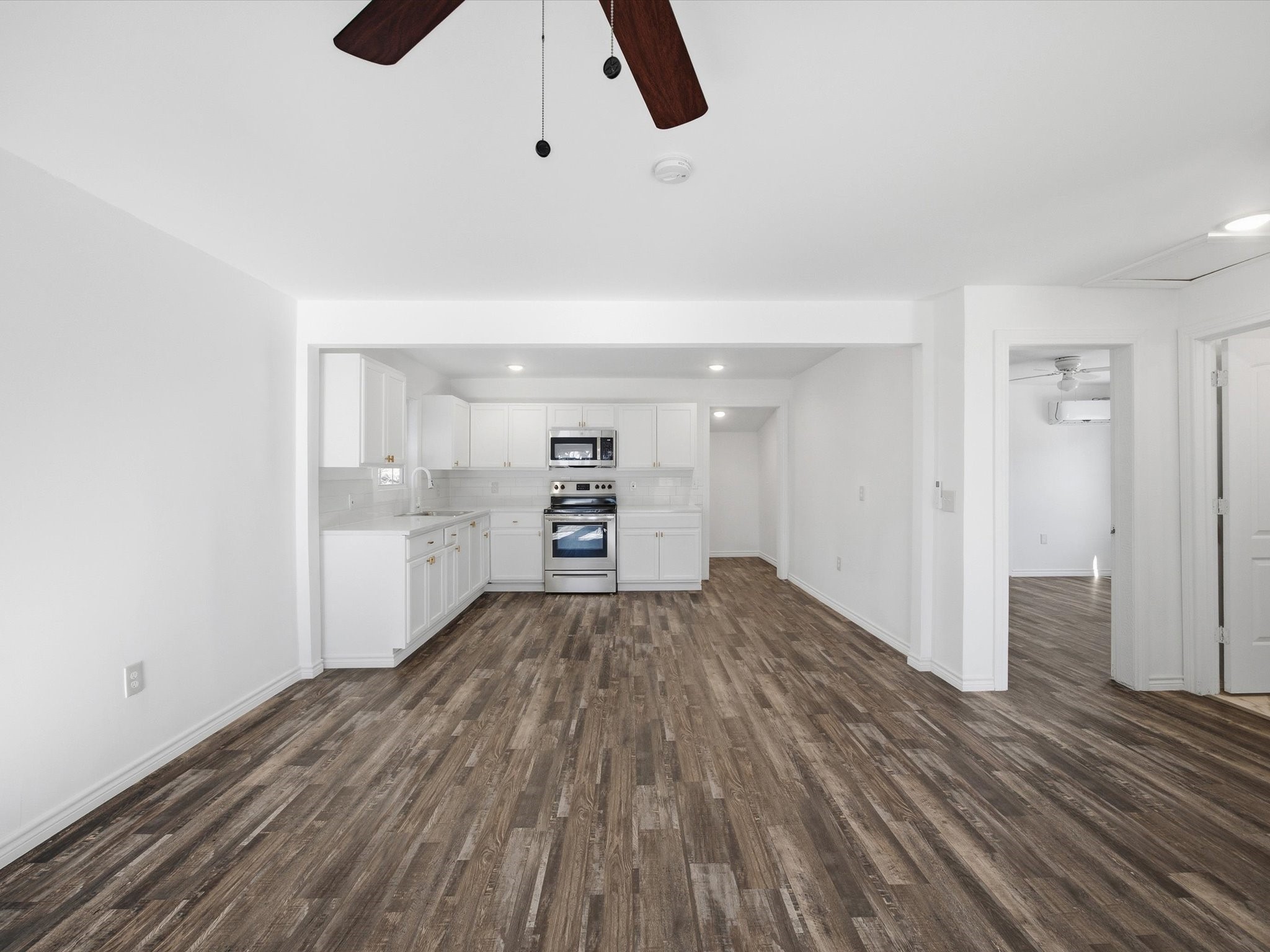 807 Adkins Street Bowie TX 76230