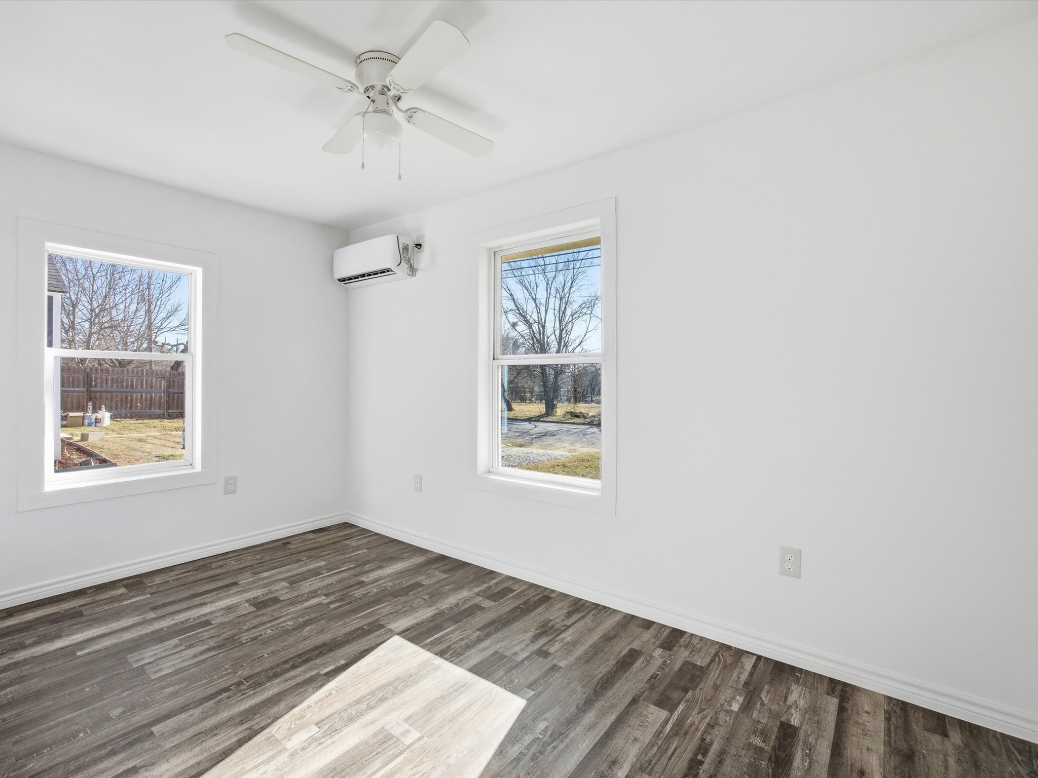 807 Adkins Street Bowie TX 76230