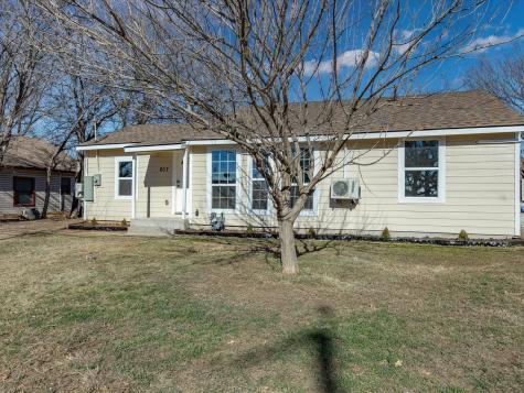 807 Adkins Street Bowie TX 76230