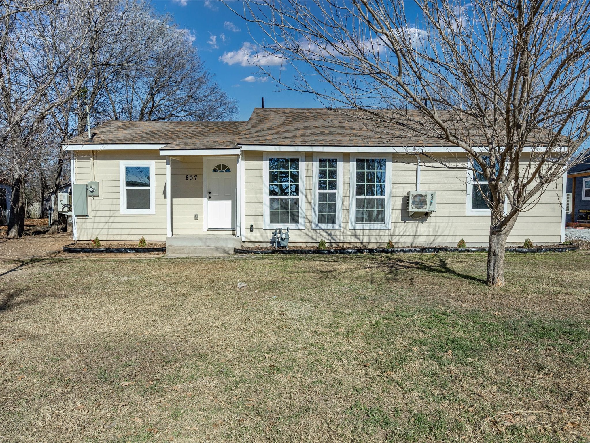 807 Adkins Street Bowie TX 76230