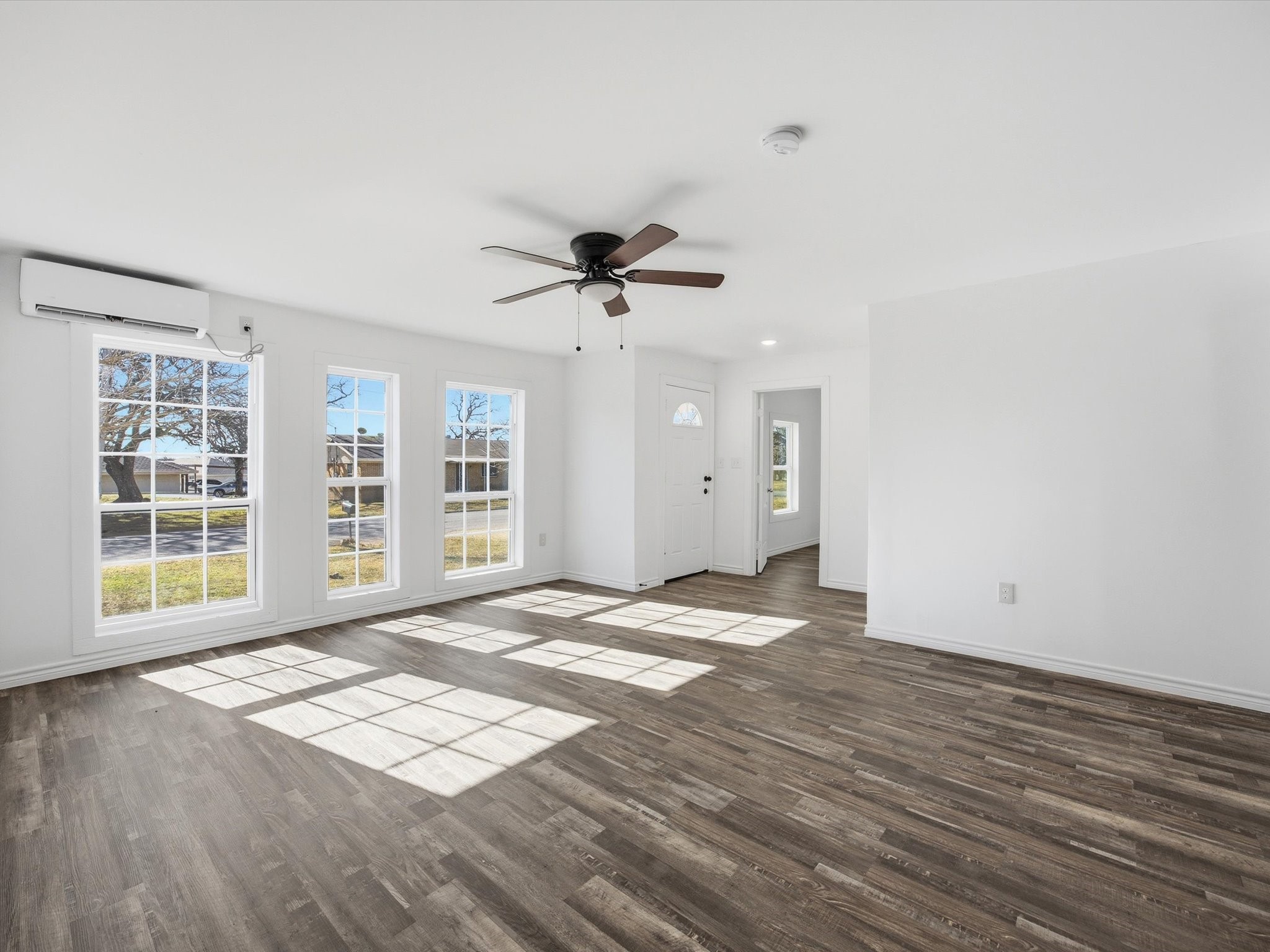 807 Adkins Street Bowie TX 76230