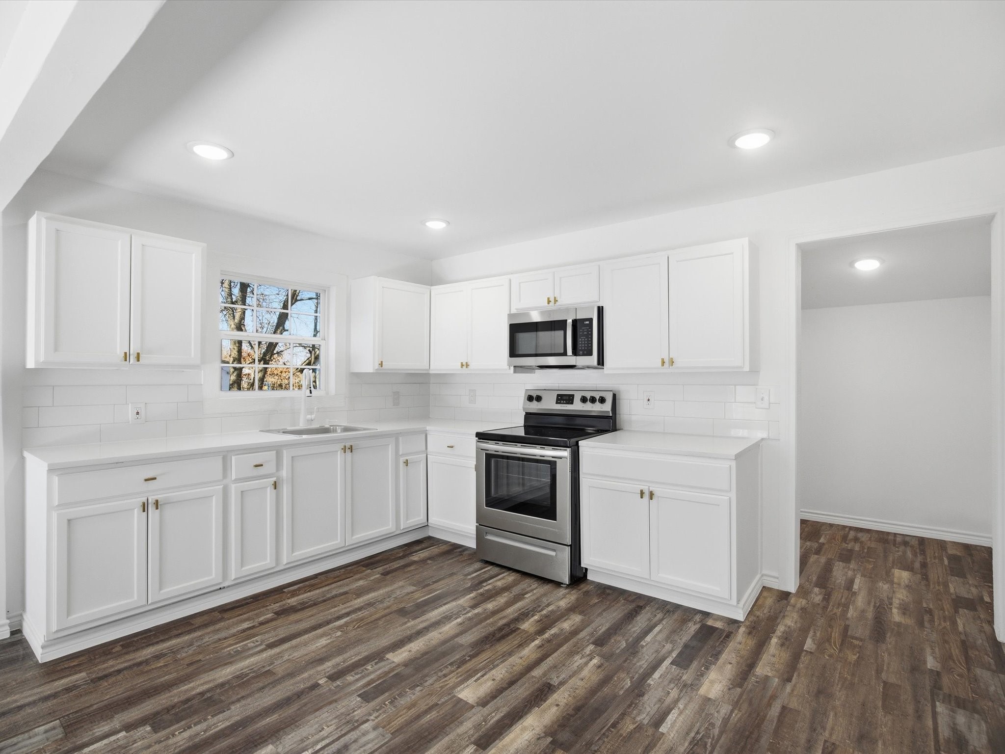 807 Adkins Street Bowie TX 76230