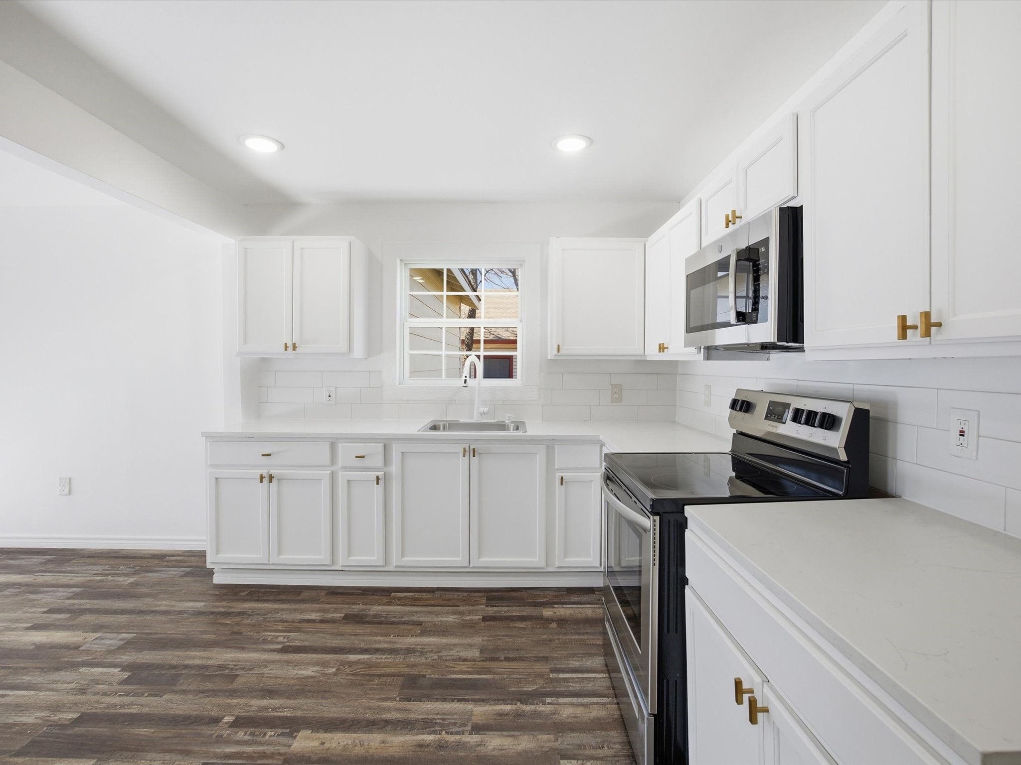 807 Adkins Street Bowie TX 76230