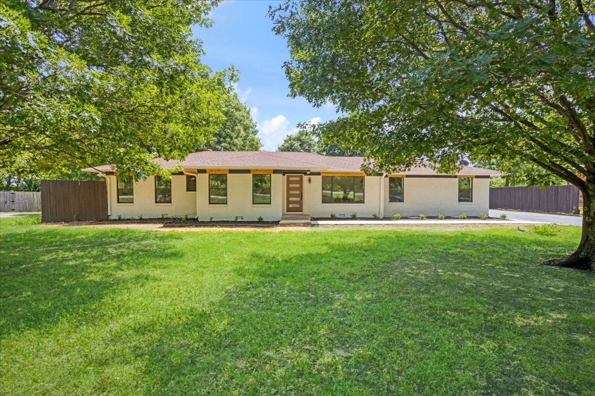 4166 W Houston Street Sherman TX 75092