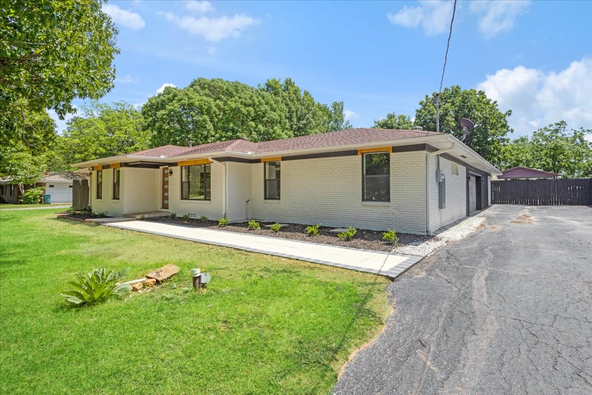 4166 W Houston Street Sherman TX 75092
