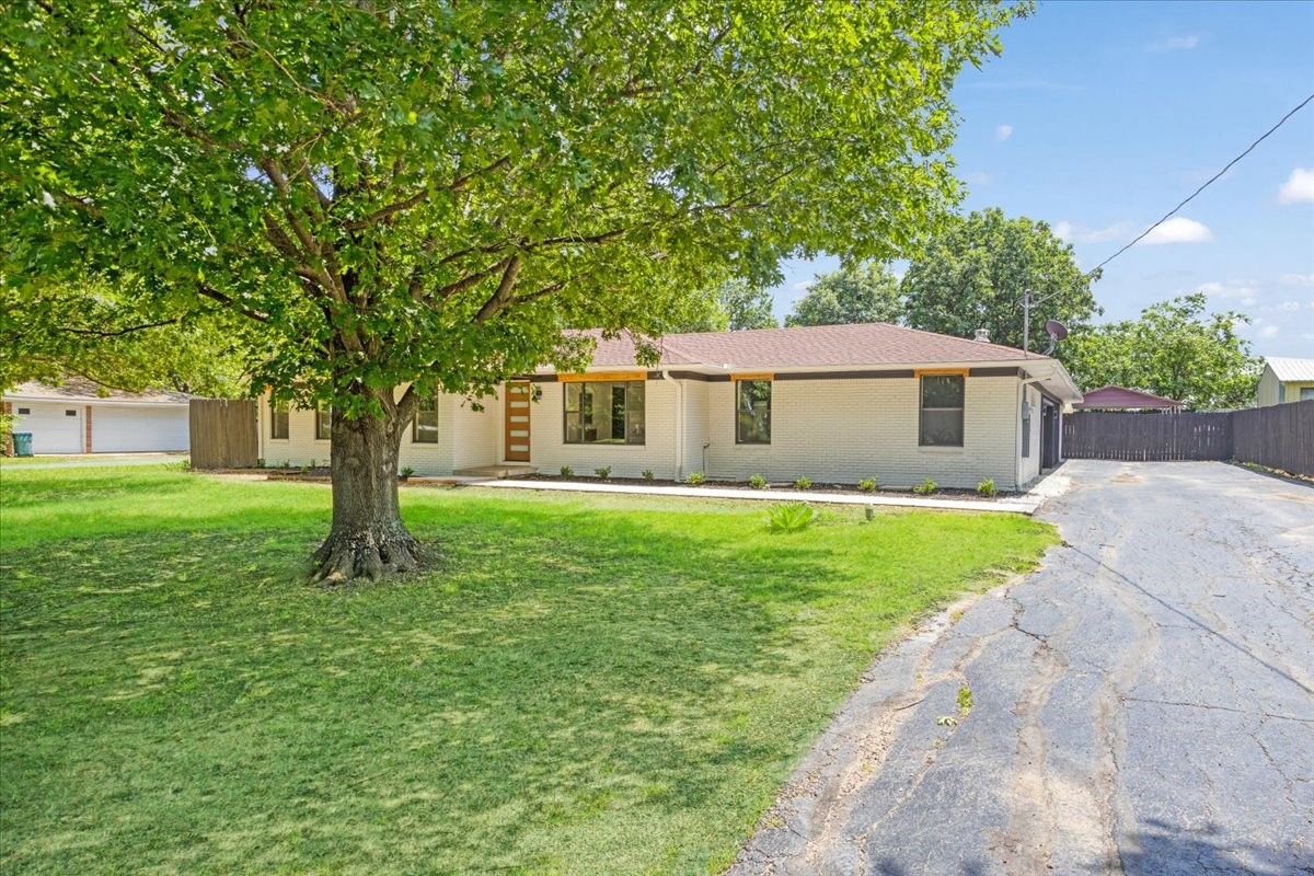 4166 W Houston Street Sherman TX 75092