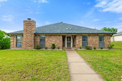 1132 Trinity Drive Benbrook TX 76126
