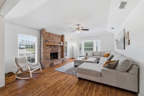 1132 Trinity Drive Benbrook TX 76126