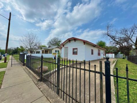619 Delaware Street Dallas TX 75208
