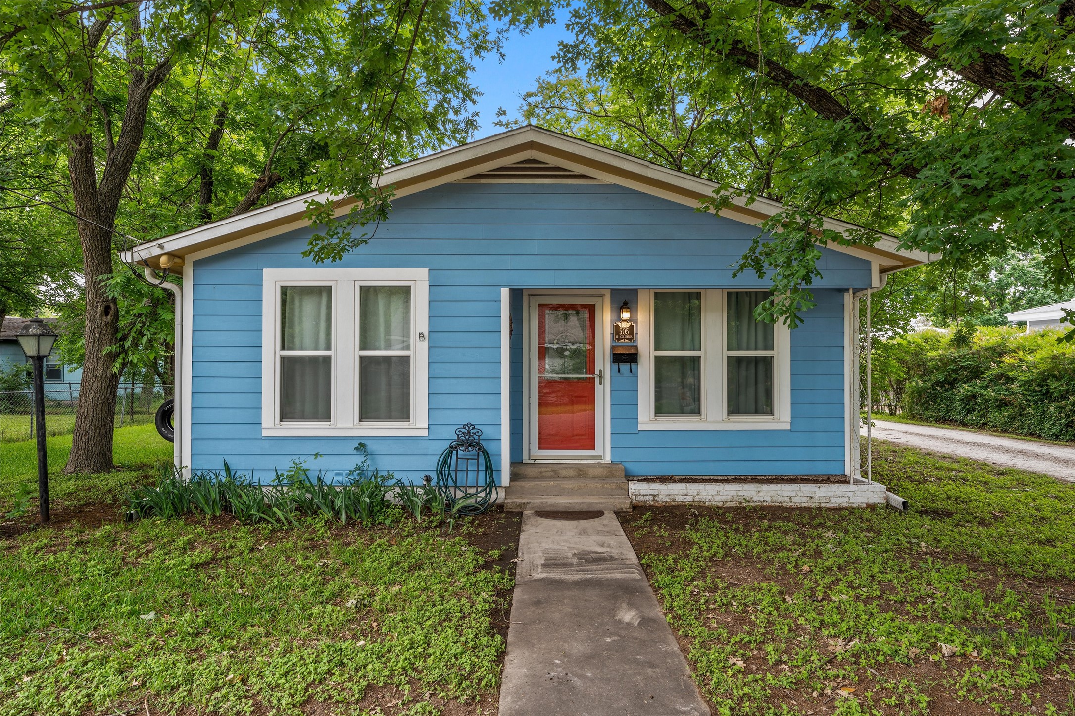 505 W Columbus Street West TX 76691