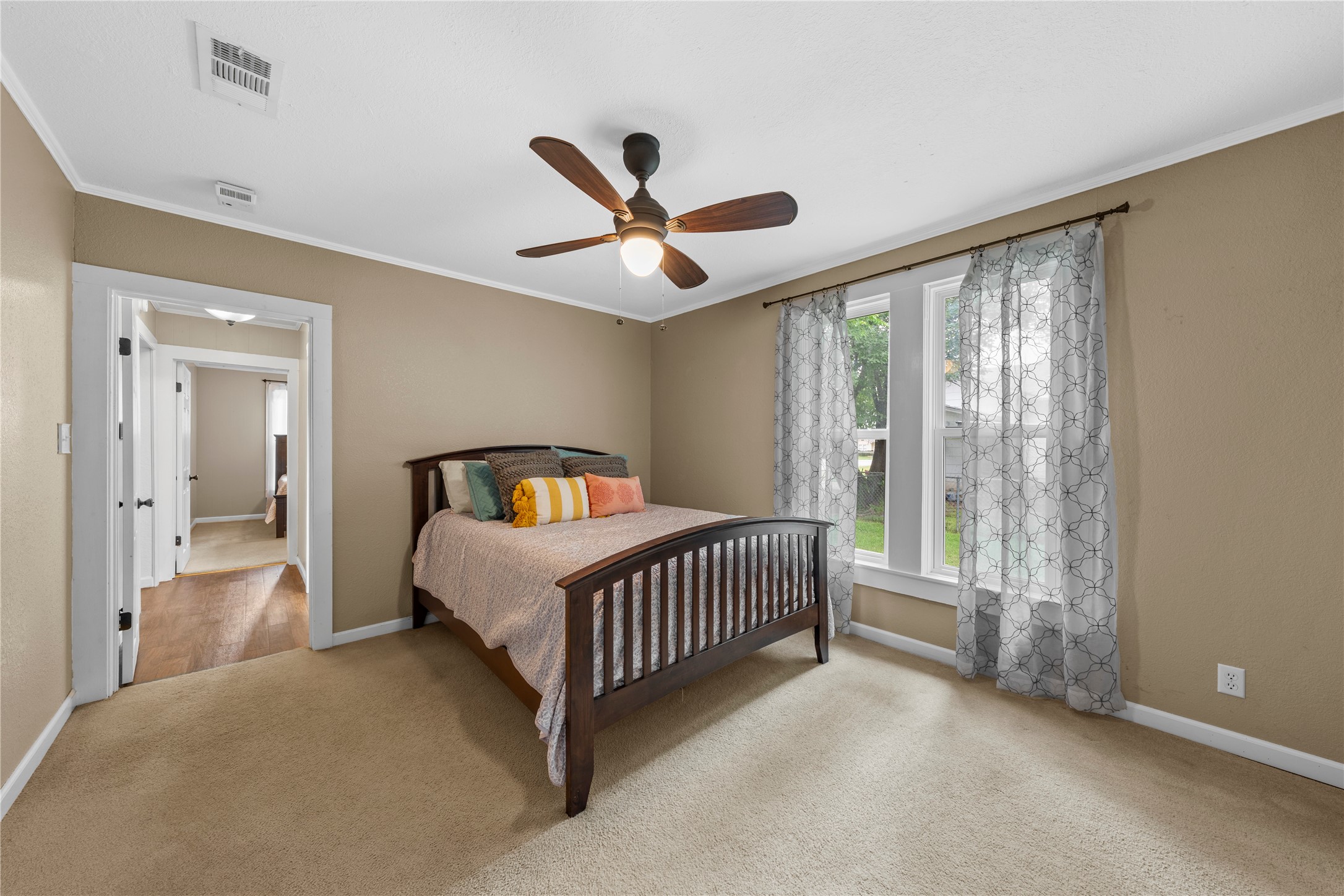 505 W Columbus Street West TX 76691