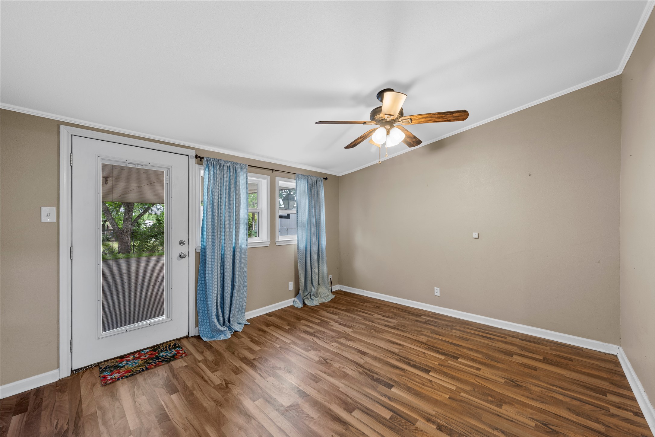 505 W Columbus Street West TX 76691