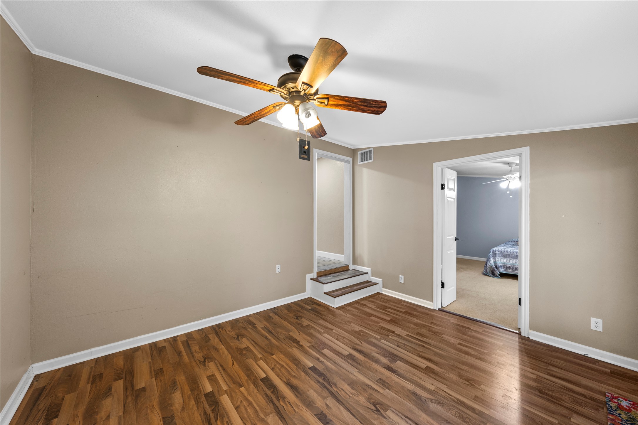505 W Columbus Street West TX 76691